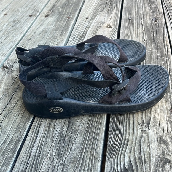 Men’s Black Chacos - Picture 3 of 5